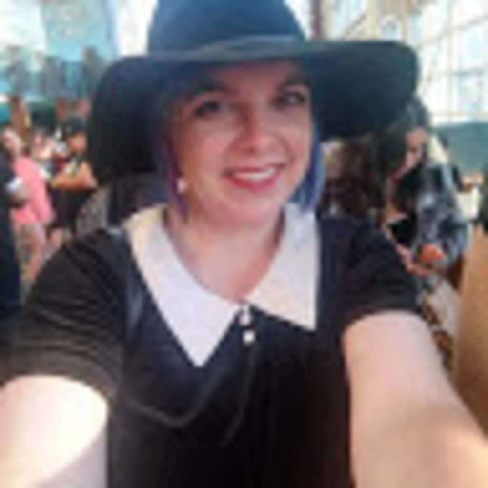 Meet your Posher, Elise